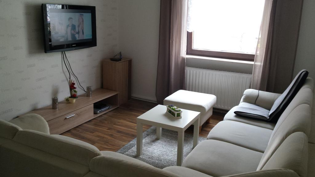 B49 - City & Messe Apartment Köln Oda fotoğraf